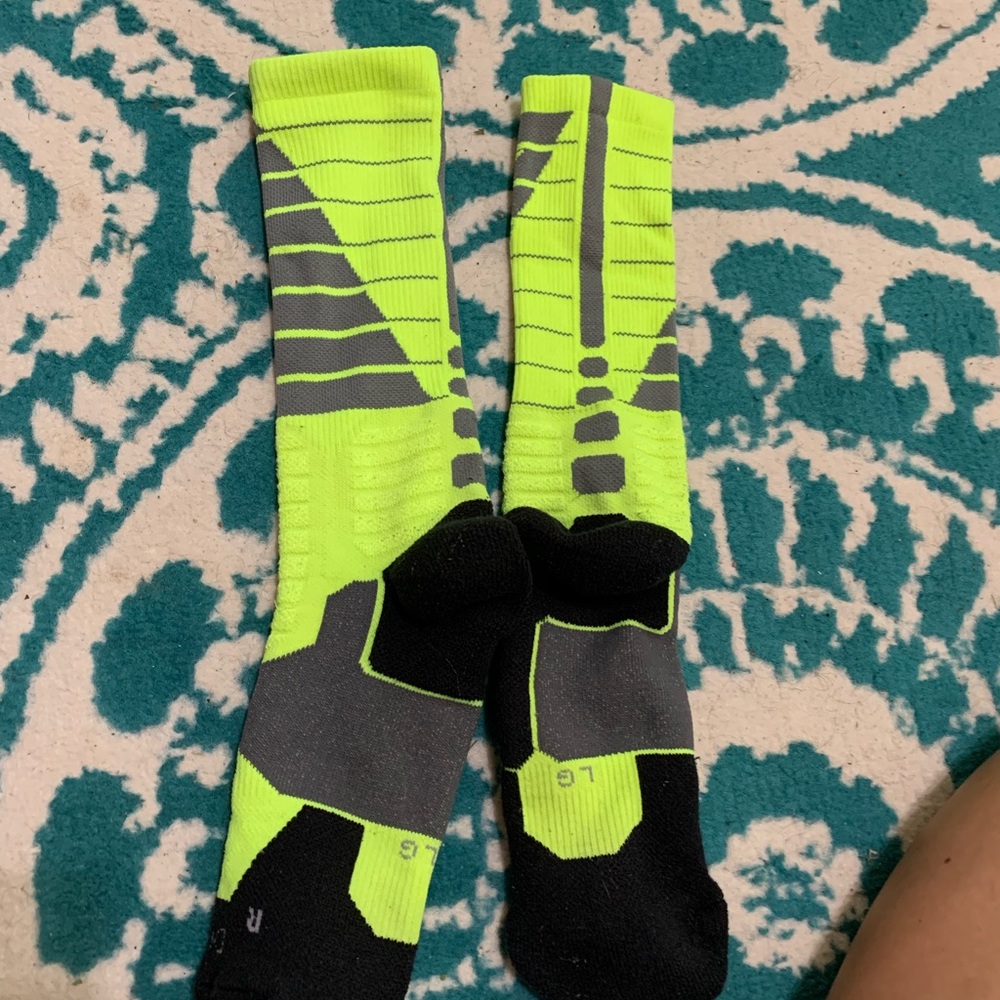 Nike elite socks size large